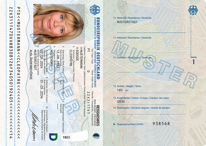 Abbildung der Passkartendatenseite und der Passbuchinnenseite 1 des Reiseausweises für Flüchtlinge mit dem neuen Datenfeld „Nr. 14. Doktorgrad“