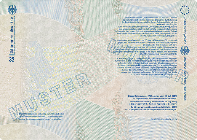 Abbildung der Passbuchinnenseite 32 und des Vorsatzes des hinteren Einbandes des Reiseausweises für Flüchtlinge